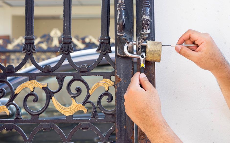 comment changer un cylindre de porte Les Lilas